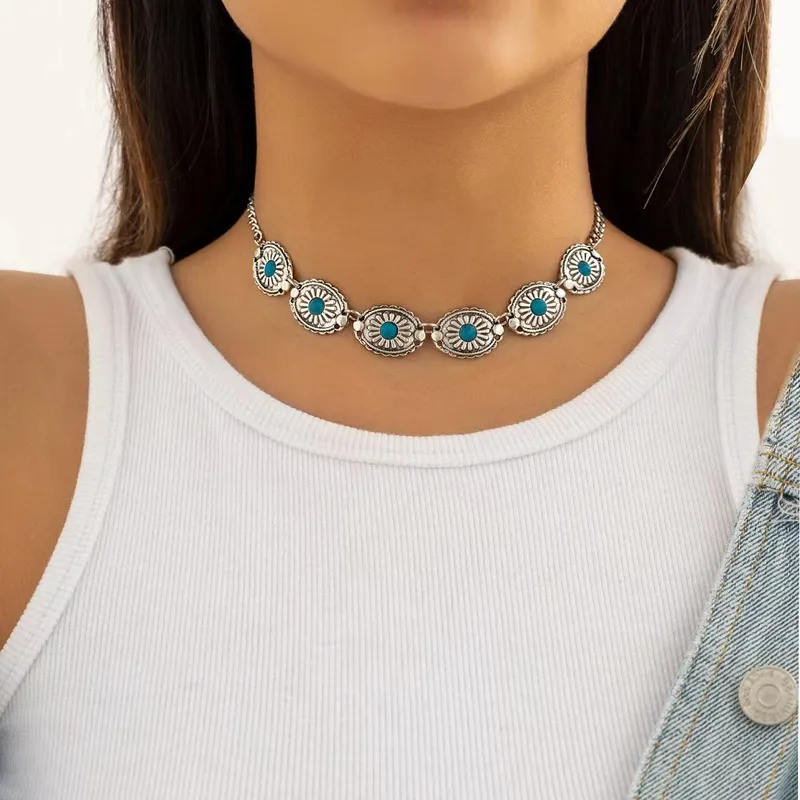 Vintage-Style Turquoise Accent Choker Necklace